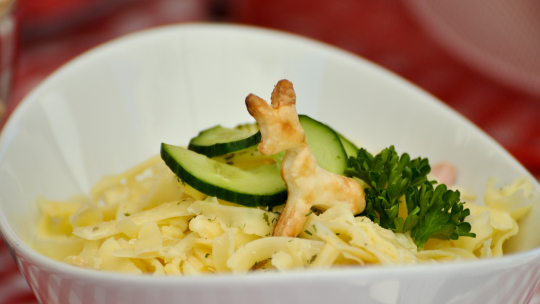 Härdöpfelsalat und Kartoffelsalat